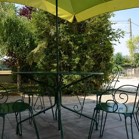 Holiday home Les Pres Saint Jean Champigny-sur-Aube