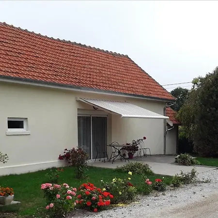 Les Pres Saint Jean Holiday home