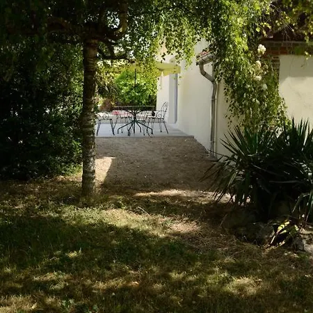 Les Pres Saint Jean Holiday home *